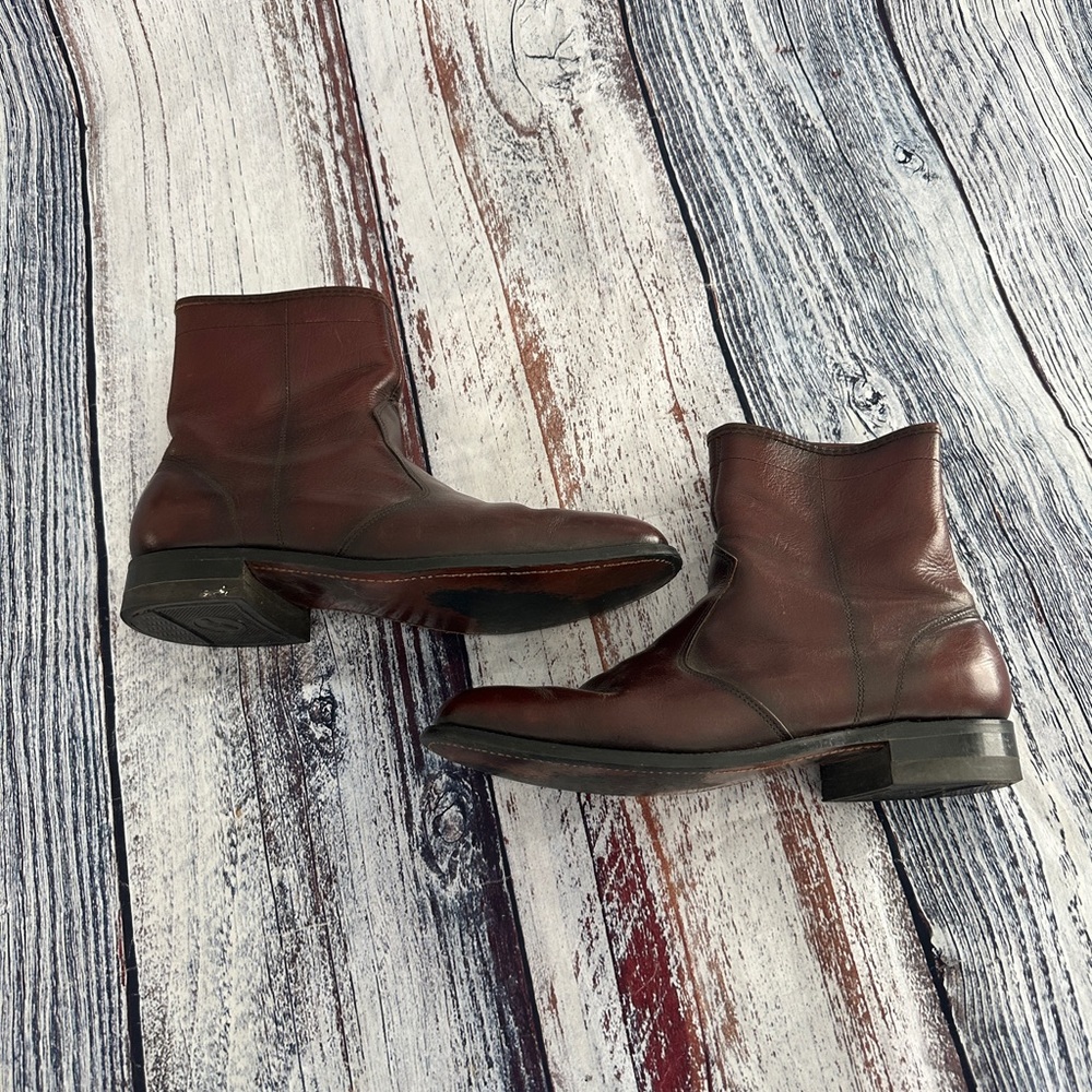 Vintage Goodyear brown leather boots. Size zip.